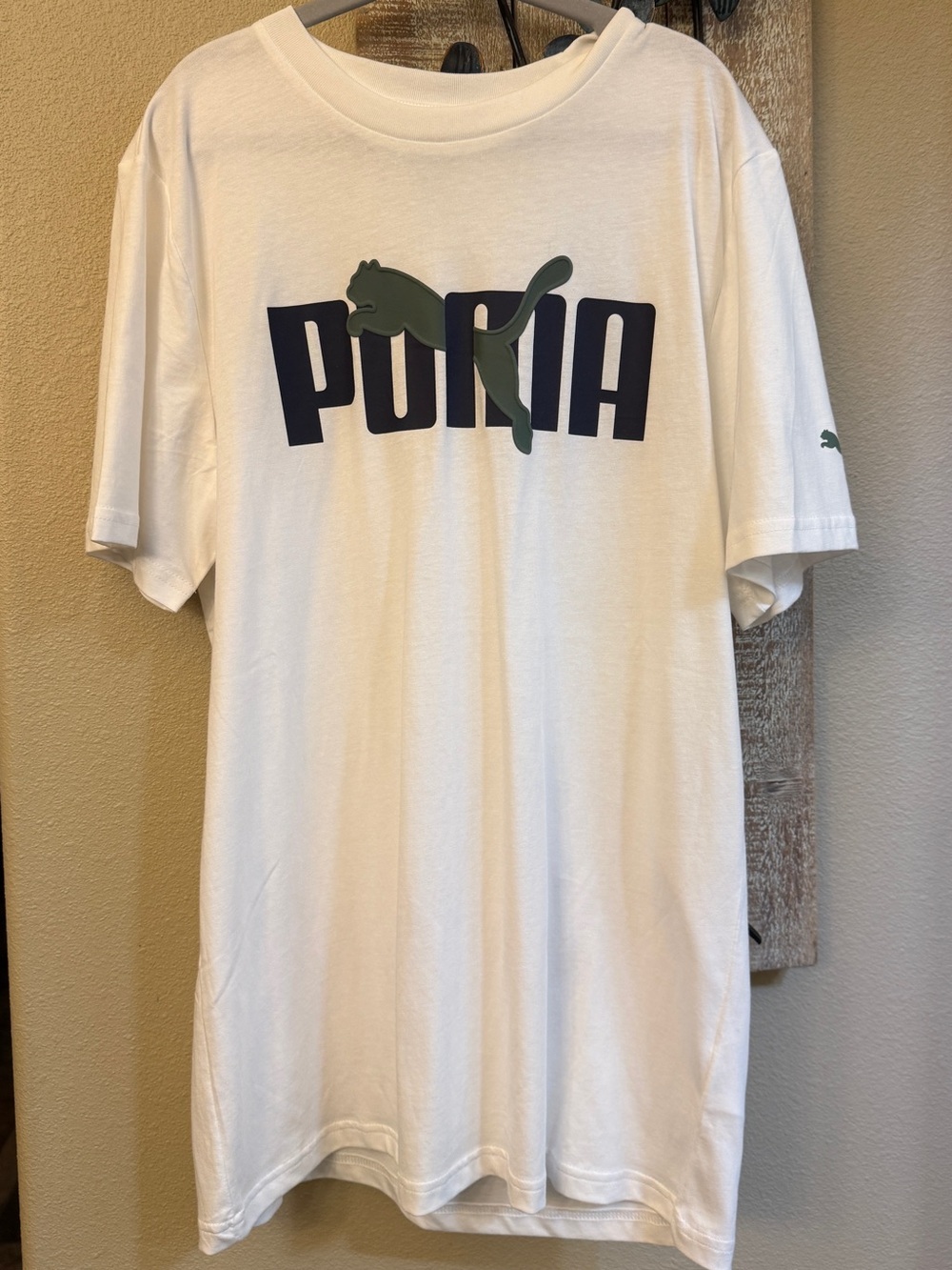 Puma White Graphic Athletic Short Sleeve Tee Mens S NWOT